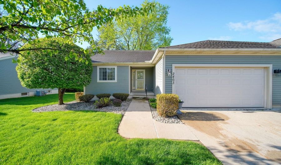 2463 Orient Dr, Adrian, MI 49221 - 2 Beds, 2 Bath