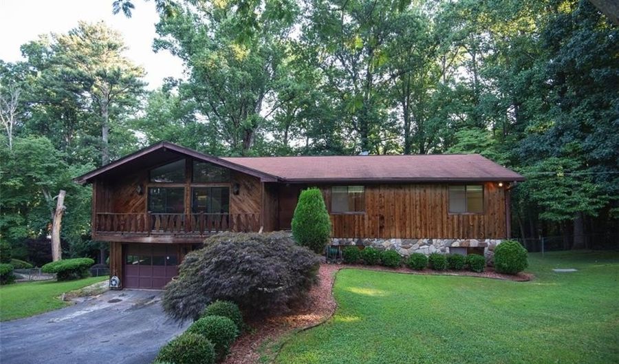 3570 Castlehill Ct, Tucker, GA 30084 - 4 Beds, 3 Bath