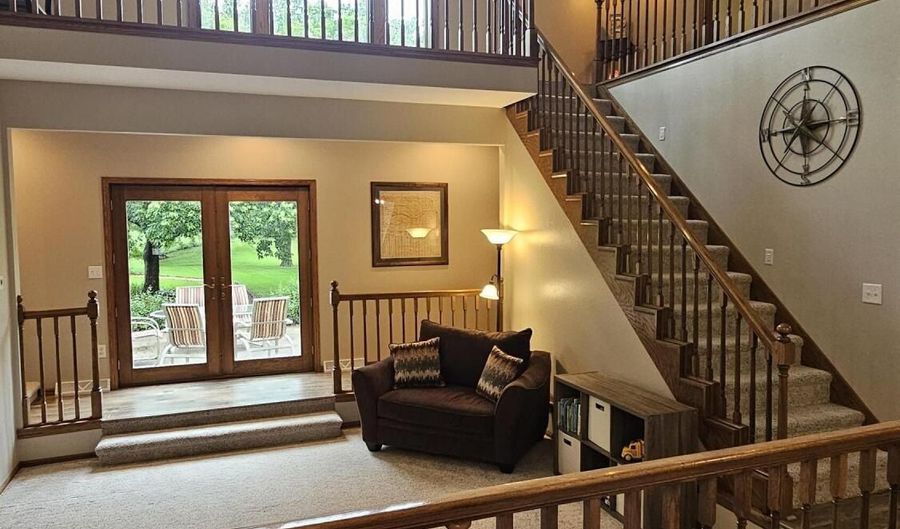 39081 Greenwood Ln, Aberdeen, SD 57401 - 4 Beds, 4 Bath