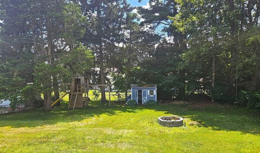 108 French St, Bristol, CT 06010 - 3 Beds, 1 Bath