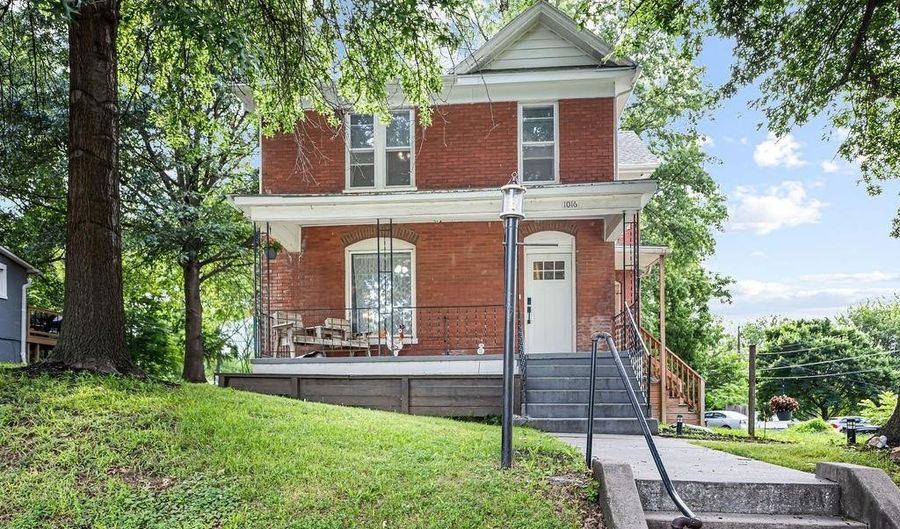 1016 N 10th St, Atchison, KS 66002 - 3 Beds, 2 Bath