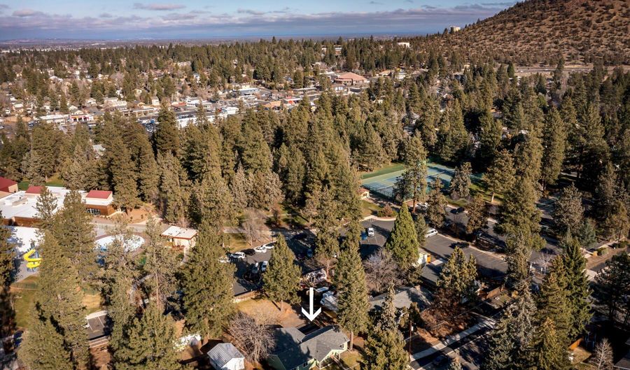 642 NE Franklin Ave, Bend, OR 97701 - 3 Beds, 2 Bath