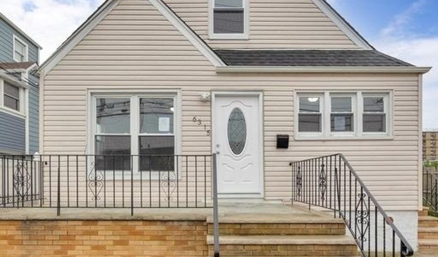 63-15 Beach Channel Dr, Arverne, NY 11692 - 4 Beds, 1 Bath