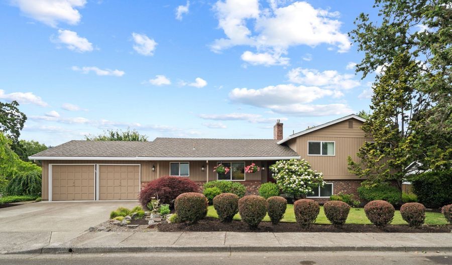 6595 SW 207TH Ave, Beaverton, OR 97078 - 4 Beds, 3 Bath