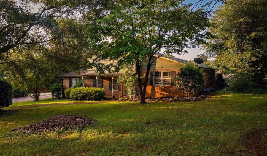 101 Hendrix Ct, Boiling Springs, SC 29316 - 4 Beds, 3 Bath