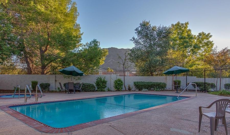 29712 Strawberry Hill Dr, Agoura Hills, CA 91301 - 3 Beds, 3 Bath