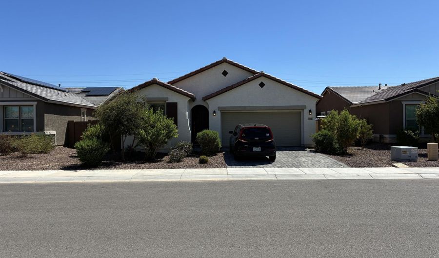 813 S 107TH Dr, Avondale, AZ 85323 - 4 Beds, 3 Bath