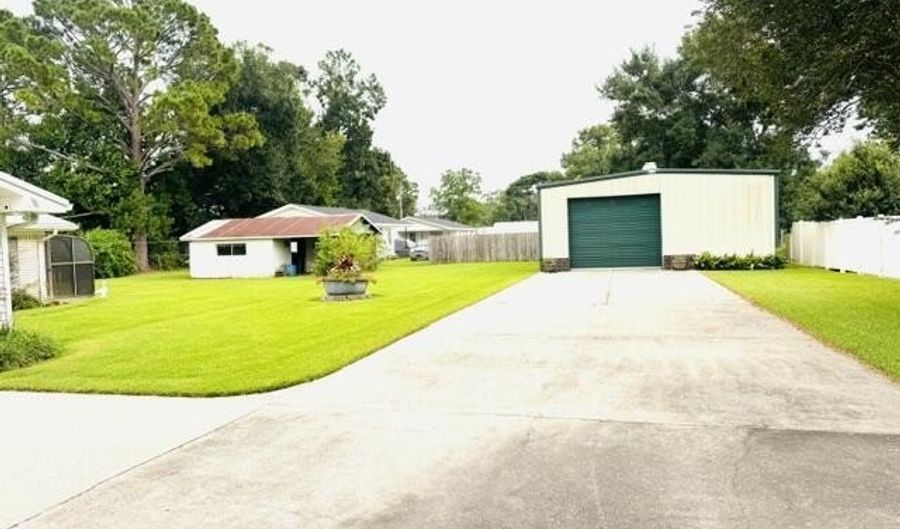 505 Martin Luther King Junior St, Baldwin, LA 70514 - 3 Beds, 1 Bath