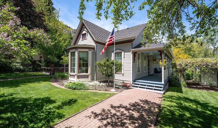 182 Mill St, Genoa, NV 89411 - 5 Beds, 3 Bath