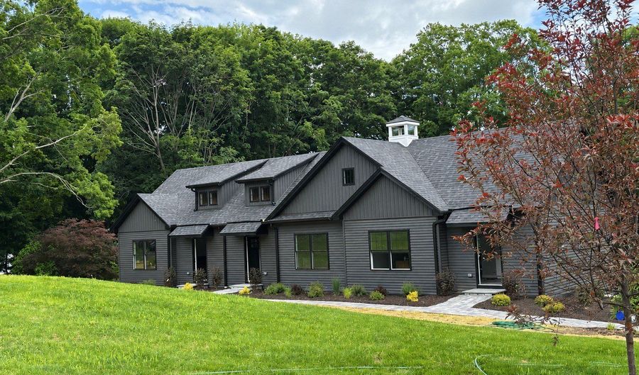 9 Putnam Park Rd, Bethel, CT 06801 - 1 Beds, 1 Bath