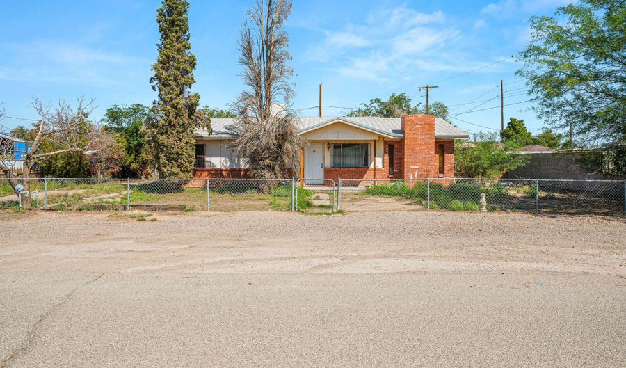 205 Seth Cir, Socorro, TX 79927 - 3 Beds, 2 Bath