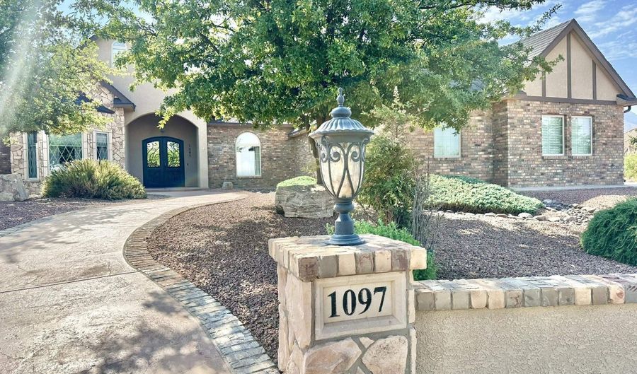 1097 Caneadea LP, Alamogordo, NM 88310 - 4 Beds, 4 Bath