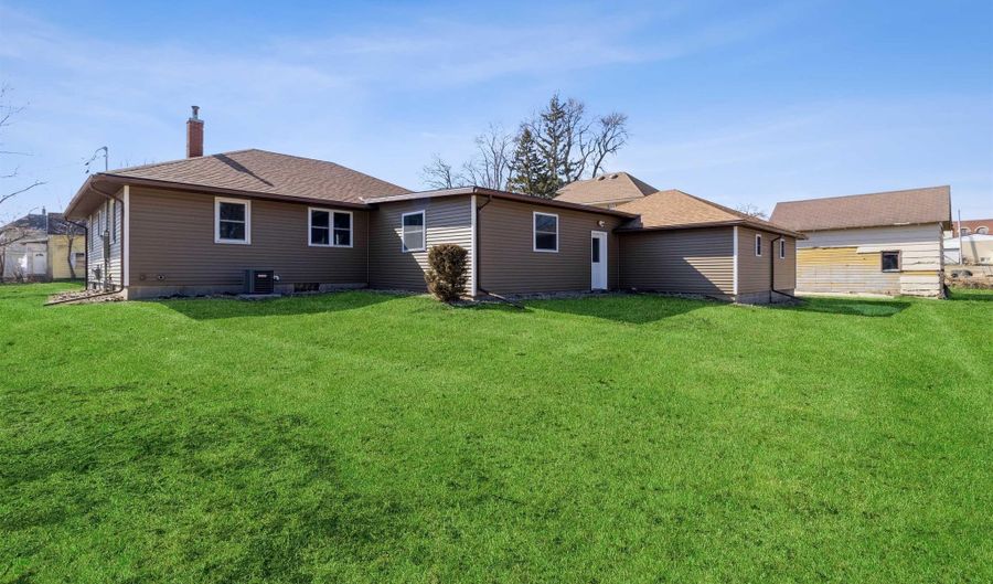 402 Center Ave, Alexander, IA 50420 - 3 Beds, 1 Bath