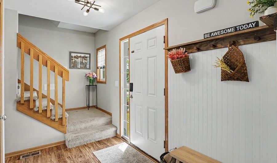 1819 NW Lakeside Dr, Ankeny, IA 50023 - 4 Beds, 4 Bath