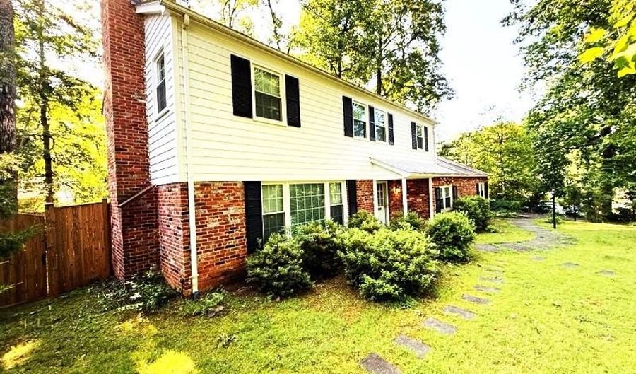 9303 FERNWOOD Rd, Bethesda, MD 20817 - 4 Beds, 3 Bath