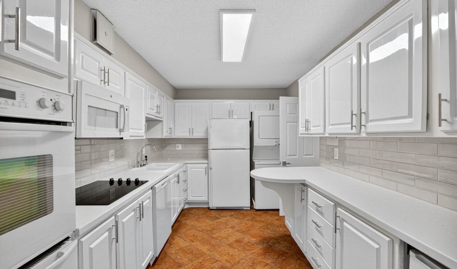 5902 MOUNT EAGLE Dr 805, Alexandria, VA 22303 - 2 Beds, 2 Bath