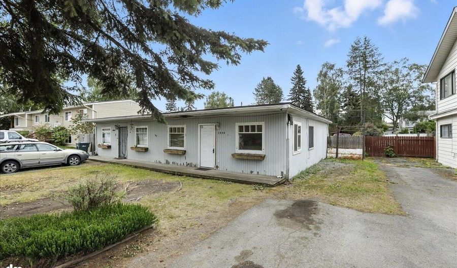 1806 Cleveland Ave, Anchorage, AK 99517 - 3 Beds, 2 Bath