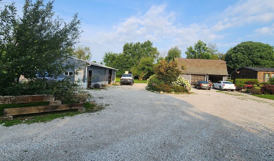1944 E County Road 900 S, Clayton, IN 46118 - 4 Beds, 3 Bath