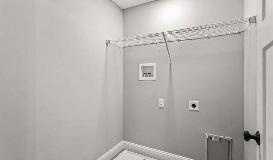 91 Raymond Rd, Auburn, NH 03032 - 4 Beds, 4 Bath