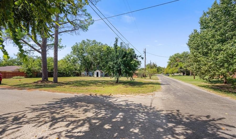 511 Denver St, Alvord, TX 76225 - 1 Beds, 1 Bath