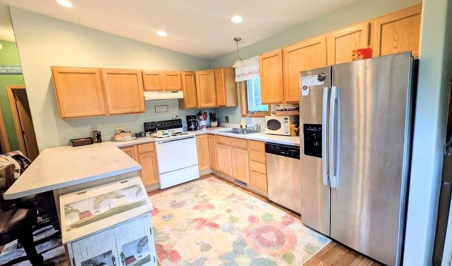 975 County Road Z, Arkdale, WI 54613 - 2 Beds, 1 Bath