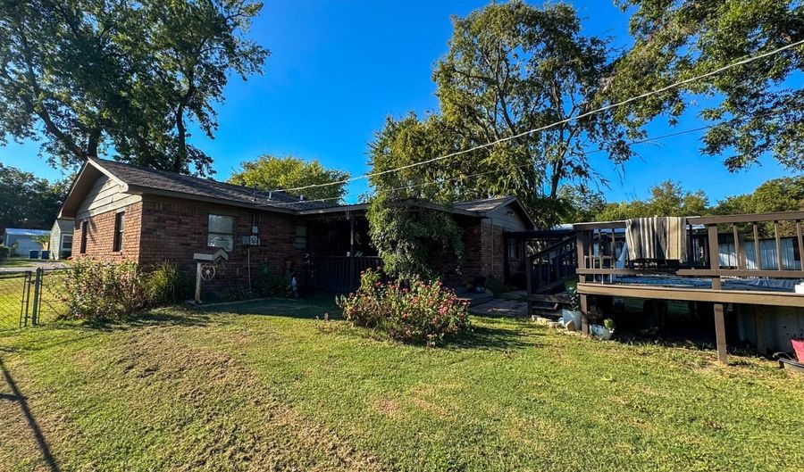 2804 N Pine St, McAlester, OK 74501 - 3 Beds, 2 Bath