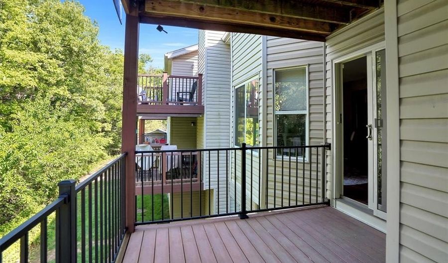 712 Woodside Trails Dr 102, Ballwin, MO 63021 - 2 Beds, 2 Bath