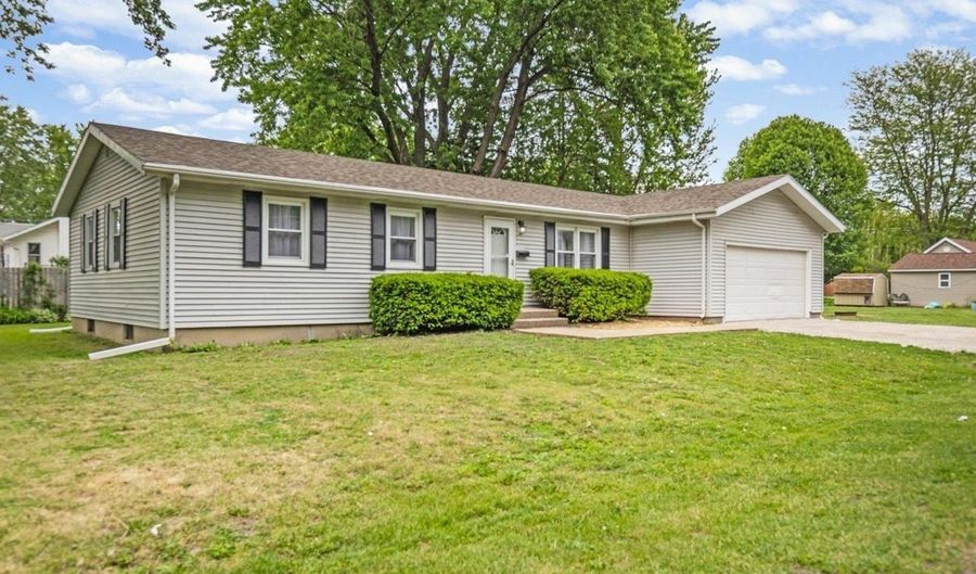 118 W Hawley St, Amboy, IL 61310 - 3 Beds, 2 Bath