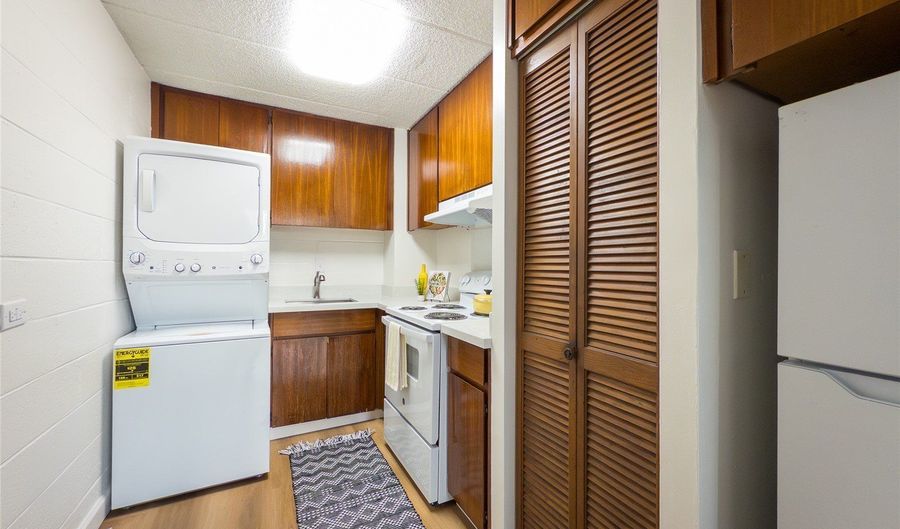 2015 Wilder Ave 2E, Honolulu, HI 96822 - 2 Beds, 1 Bath