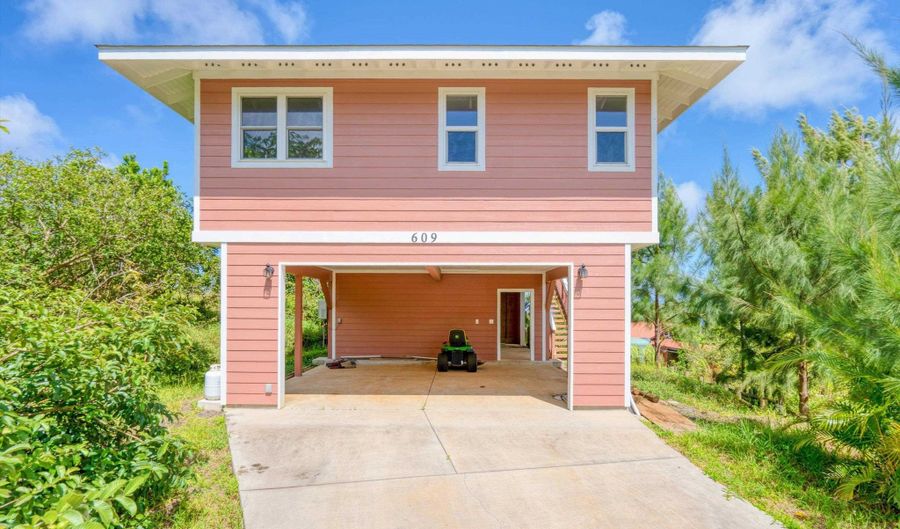 605 Kaupakalua Rd, Haiku, HI 96708 - 4 Beds, 3 Bath