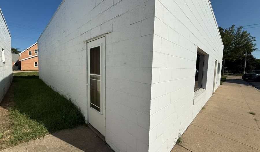 213 215 S Main St, Atkinson, NE 68713 - 0 Beds, 2 Bath