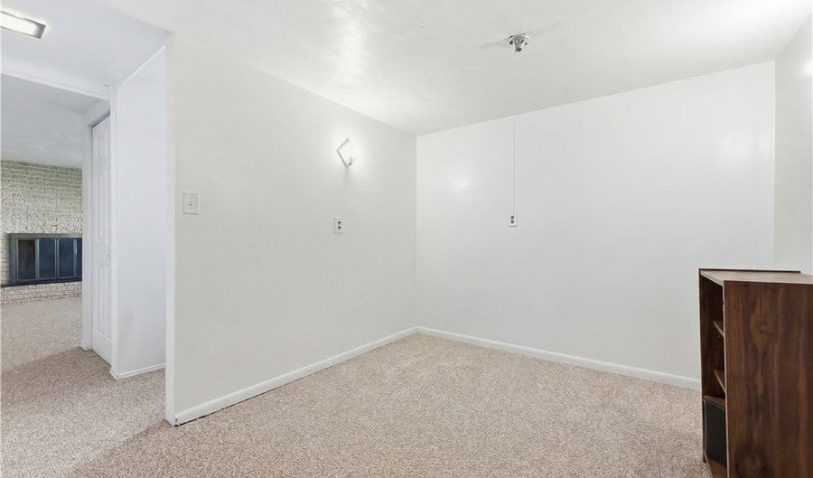 5179 Willow Crest Ave, Austintown, OH 44515 - 3 Beds, 1 Bath