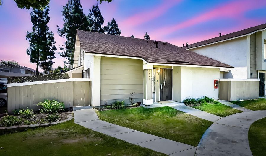6880 Bear River Row 1, San Diego, CA 92139 - 2 Beds, 1 Bath