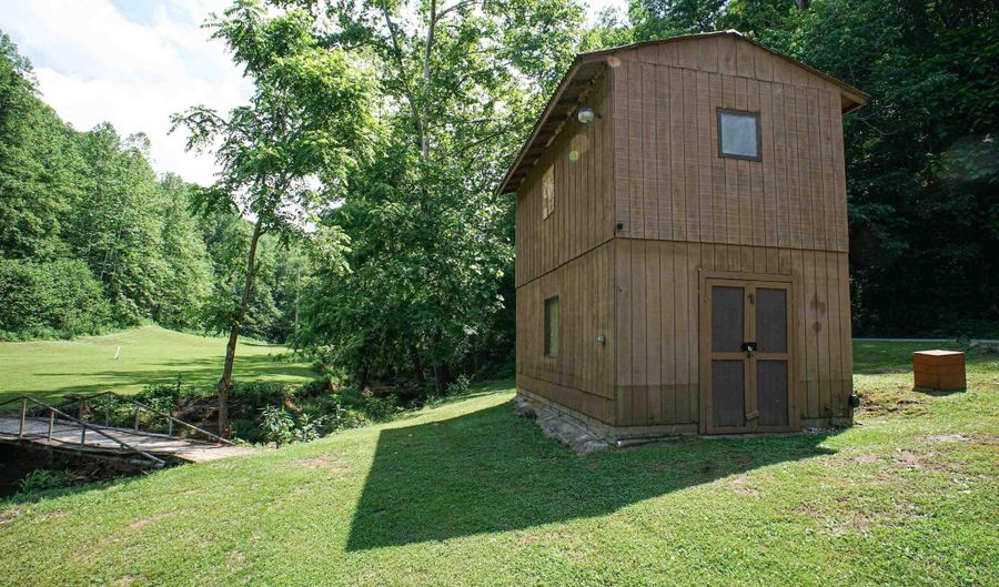4667 Saint Clara Rd, Alum Bridge, WV 26321 - 3 Beds, 2 Bath