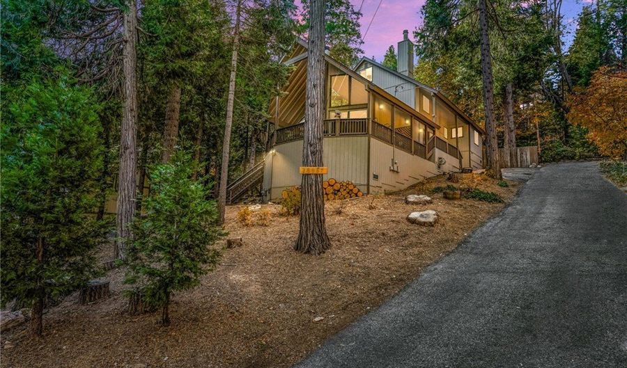 28657 Shenandoah Dr, Lake Arrowhead, CA 92352 - 4 Beds, 2 Bath