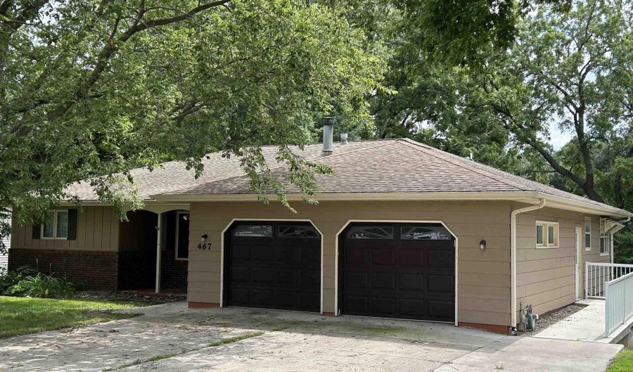 467 Rohr St, Arnolds Park, IA 51331 - 6 Beds, 1 Bath