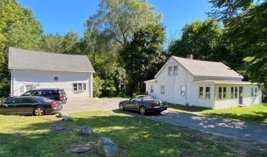 601 Main St, Bolton, MA 01740 - 5 Beds, 2 Bath