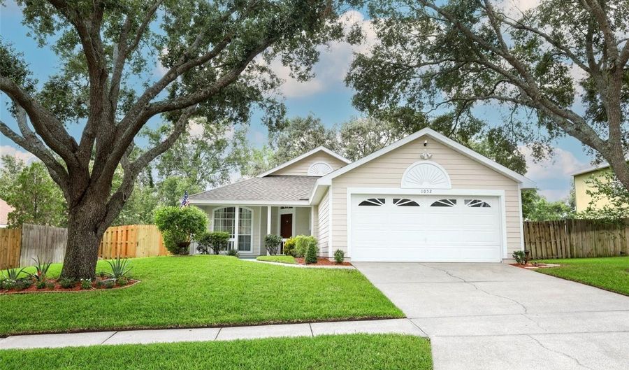 1052 ROYAL OAKS Dr, Apopka, FL 32703 - 3 Beds, 2 Bath
