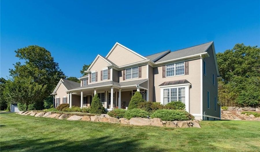 20 McPartland Way, East Greenwich, RI 02818 - 4 Beds, 5 Bath