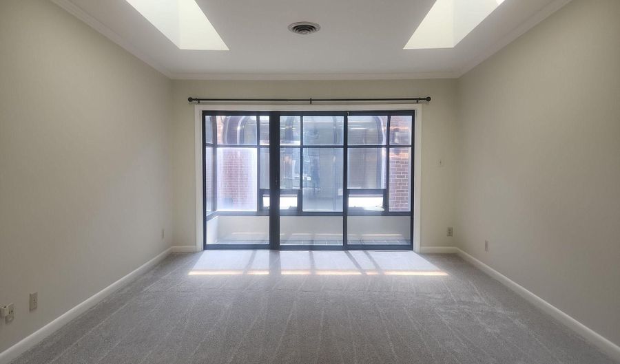 236 TAYLOR RUN Pkwy 8, Alexandria, VA 22314 - 2 Beds, 1 Bath