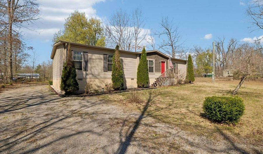 89 Poplar Dr, Beech Grove, TN 37018 - 3 Beds, 2 Bath