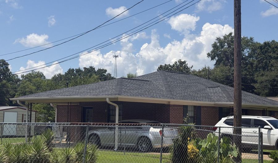 100 Millennium Dr, Aberdeen, MS 39730 - 3 Beds, 1 Bath