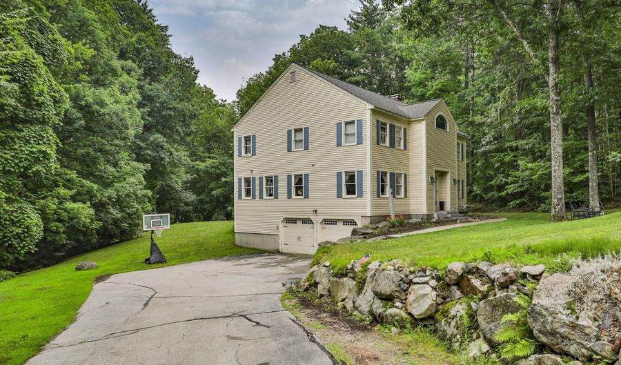 41 Wellesley Dr, Bedford, NH 03110 - 4 Beds, 4 Bath