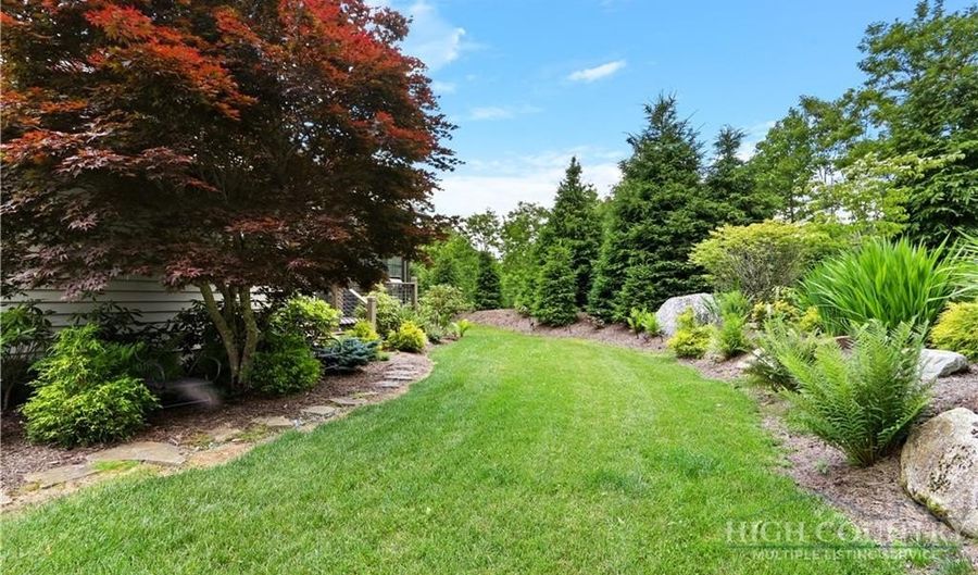 30 Crestview Ln, Banner Elk, NC 28604 - 3 Beds, 4 Bath