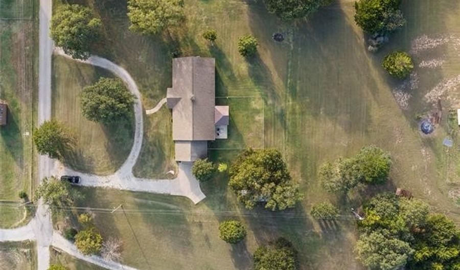 103 Lockwood, Ardmore, OK 73401 - 3 Beds, 3 Bath