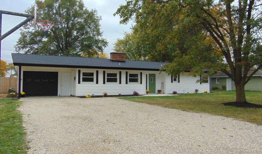 1106 W Clark St, Berne, IN 46711 - 3 Beds, 2 Bath