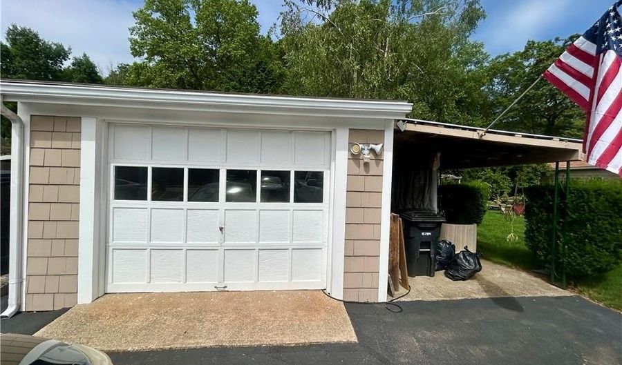164 Knotty Oak Rd, Coventry, RI 02816 - 4 Beds, 2 Bath
