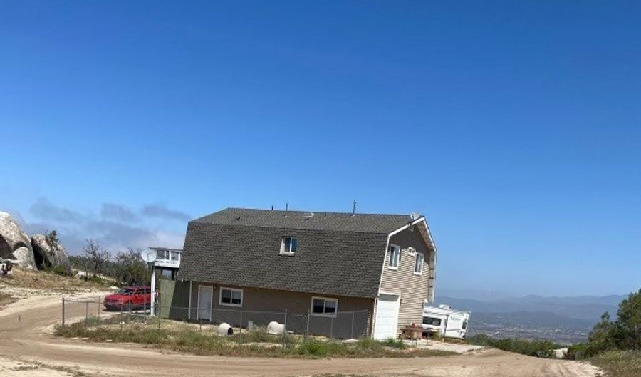 53440 Barber Ln, Aguanga, CA 92536 - 6 Beds, 4 Bath