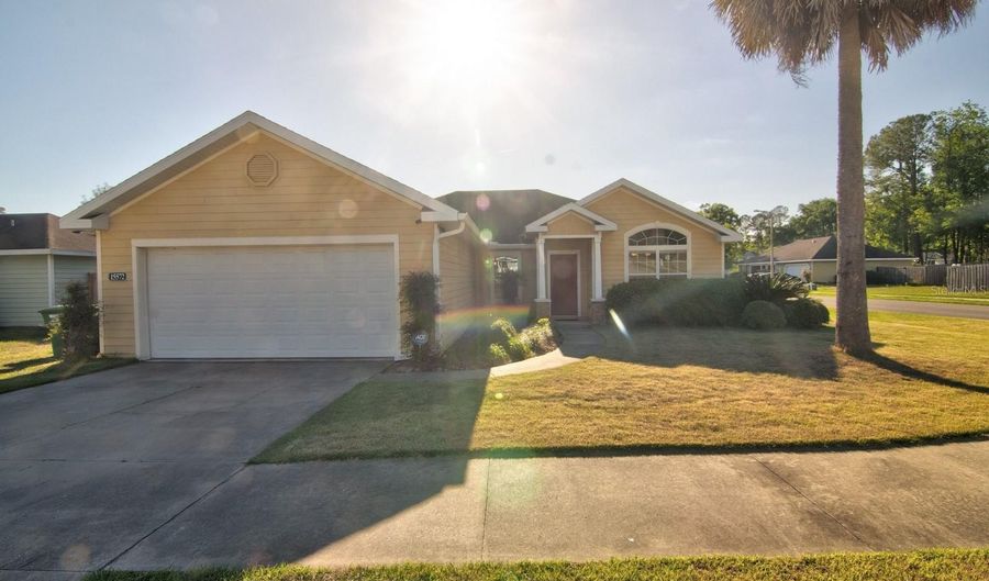 15572 NW 136TH Ter, Alachua, FL 32615 - 4 Beds, 2 Bath