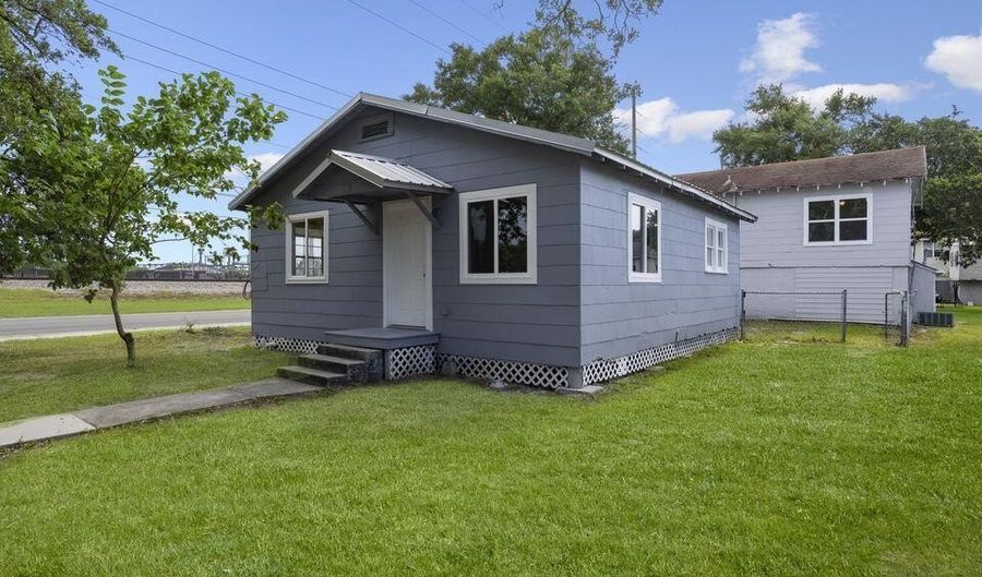 190 St Paul St, Biloxi, MS 39530 - 2 Beds, 1 Bath